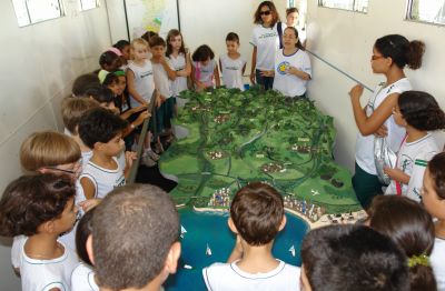 unidade_mvel_de_educao_ambiental_-_crditos_luiz_savergnini_pequena.jpg