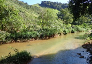 Rio Mangaraí, afluente do Rio Santa Maria da Vitória, é a base de estudos para o Projeto Mangaraí, que prevê ações de reflorestamento, recomposição de estradas de terra e gestão das águas, junto aos produtores agrícolas da região.