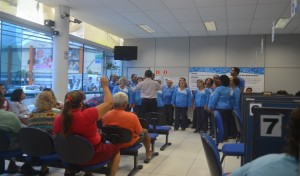 07-05-2015  homenagem do Dia das Maes Coral das Aguas